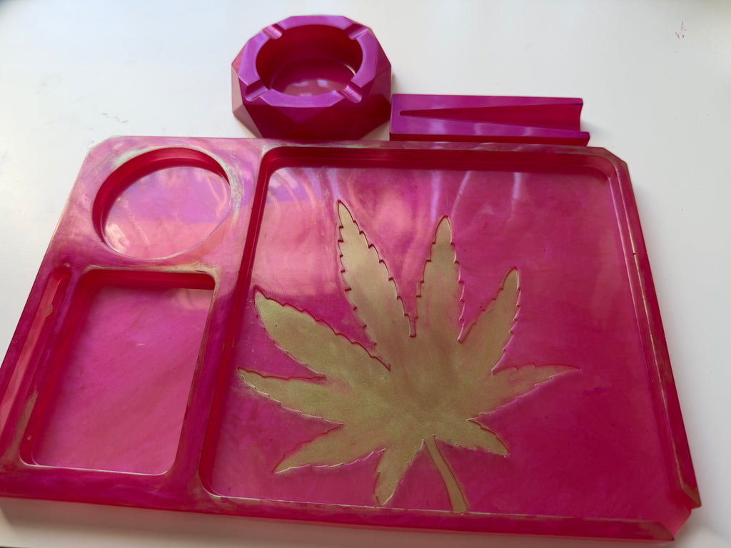 Pink & Green Dusted Leaf Resin Rolling Tray Set – 3-Piece Collection