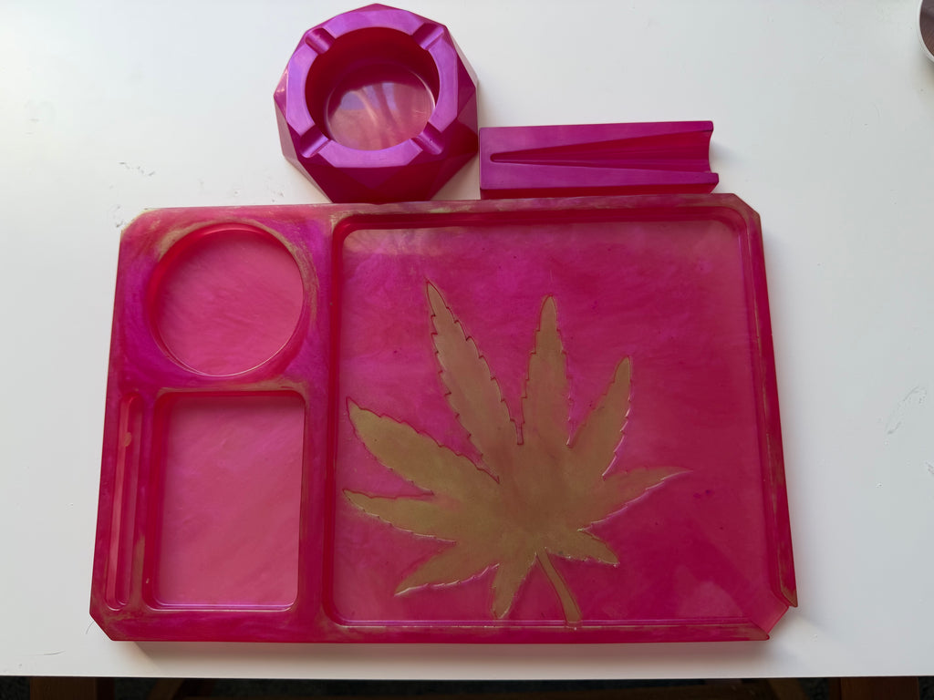 Pink & Green Dusted Leaf Resin Rolling Tray Set – 3-Piece Collection