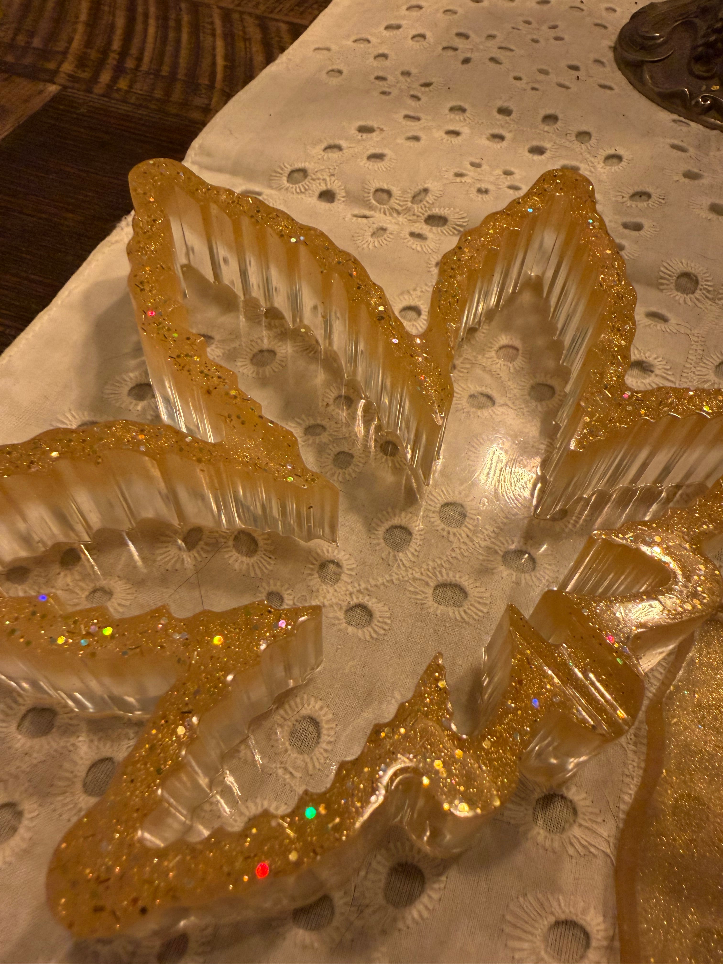 Clear & Gold Sparkle Resin Rolling Tray Set with Handles – Leaf Character Edition