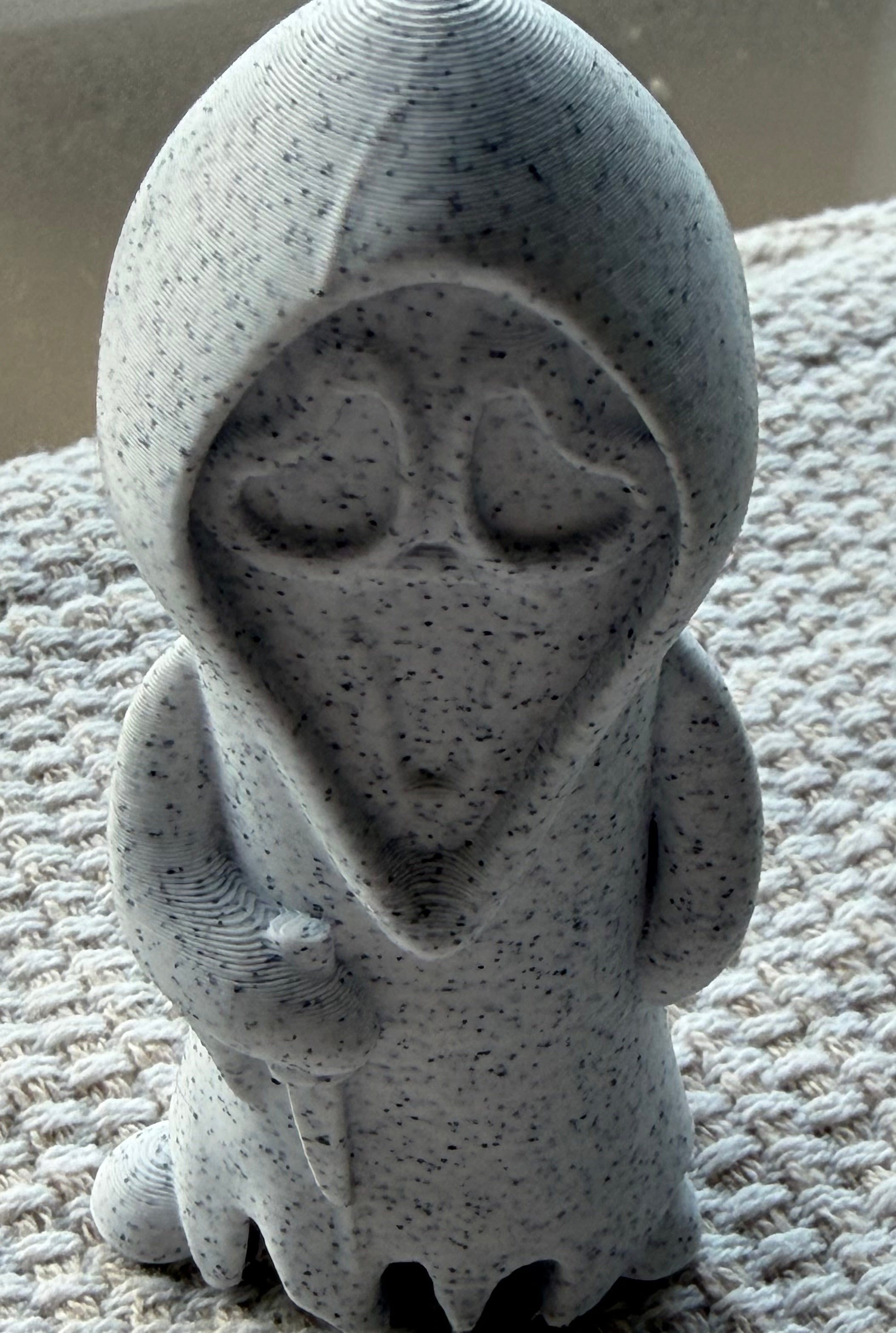 Phantom Facet – Mini Ghost Face Figure